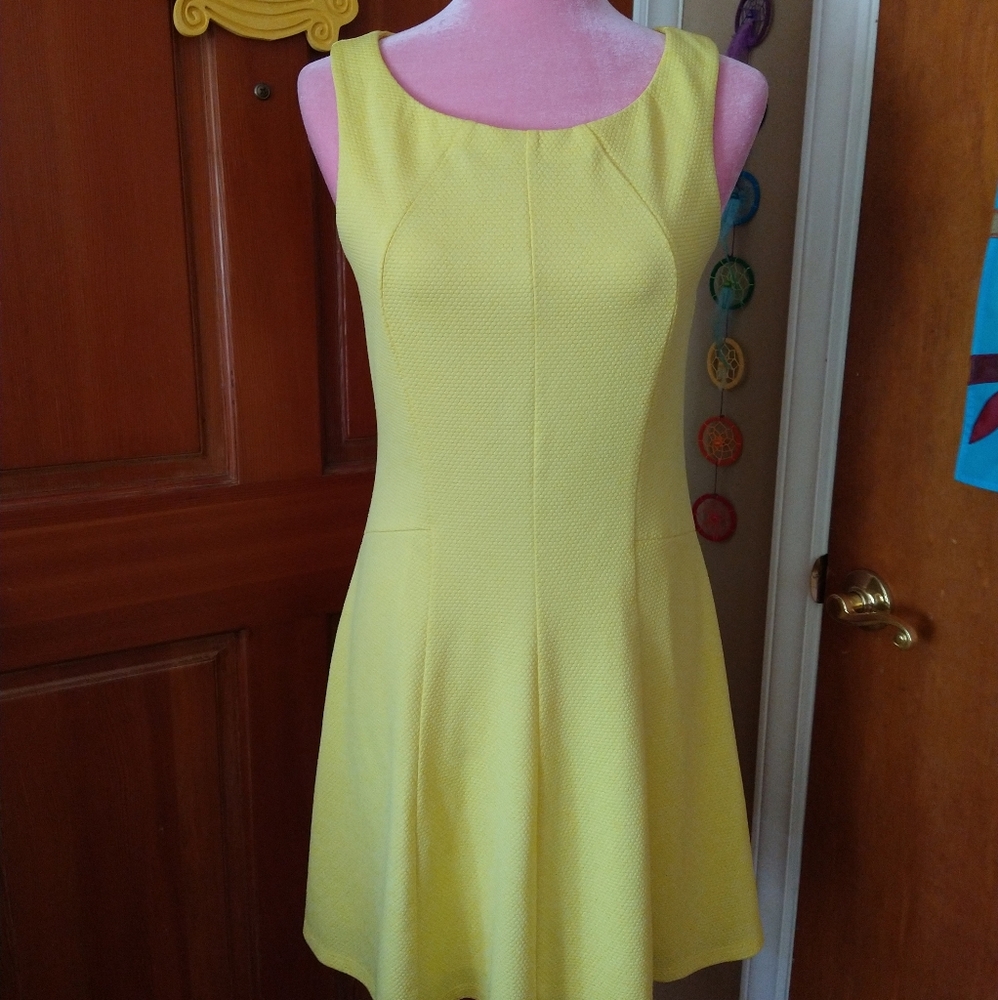 Woman's yellow Cato dress